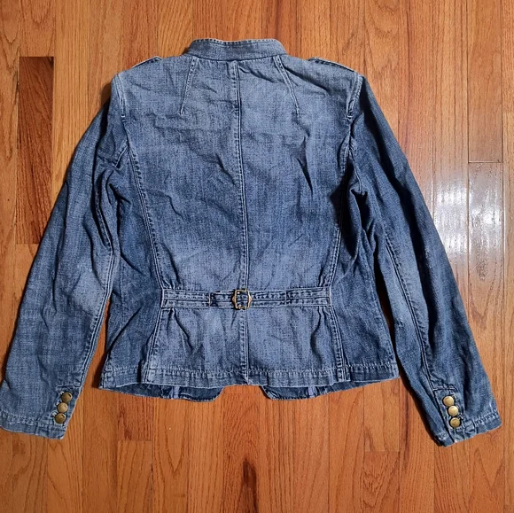 Gap Denim Blue Jean Jacket, Women's Medium, Buttons And Distressed Detail - Picture 11 of 16